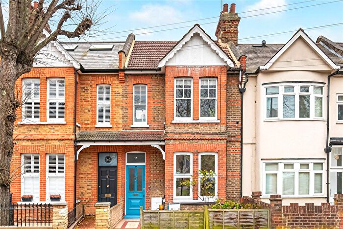 2 Bedroom Flat For Sale In Browning Road, Leytonstone, London, E11