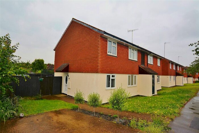 1 Bedroom Flat To Rent In Scottswood Road, Bushey, Hertfordshire, WD23