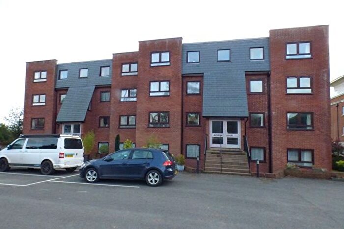2 Bedroom Flat To Rent In Douglas Avenue, Exmouth, EX8