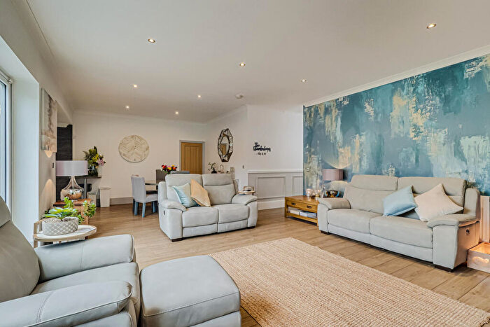 5 Bedroom Detached House For Sale In Beresford Gardens, Benfleet, SS7