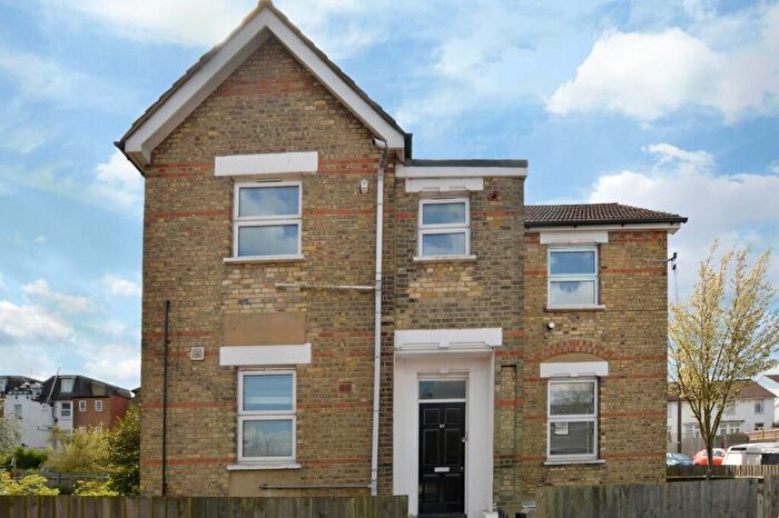 4 Bedroom Maisonette To Rent In Hainthorpe Road London, SE27