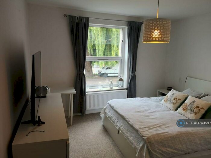 1 Bedroom Flat To Rent In Pennywell Heights, Bristol, BS5