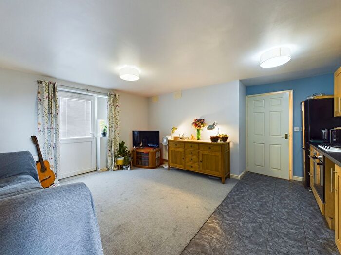 2 Bedroom Flat For Sale In Douglas Avenue, Wesham, PR4