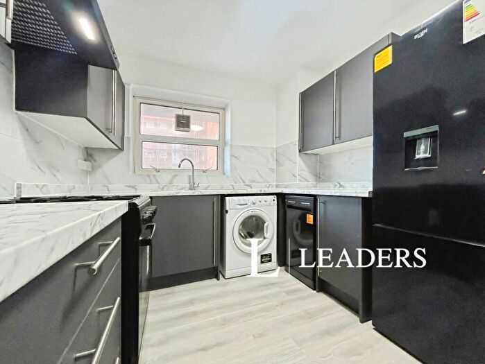 2 Bedroom Flat To Rent In Kingsway, Hove, East Sussex, BN3