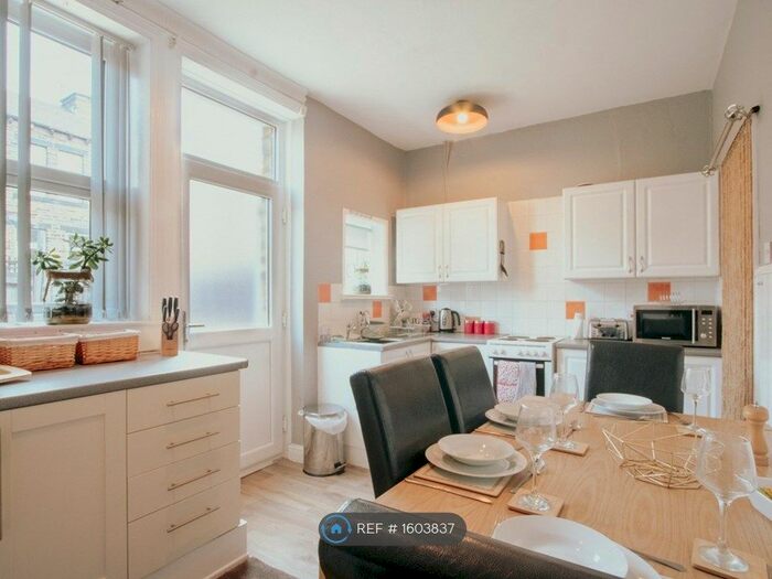 2 Bedroom Terraced House To Rent In Woodside Road, Halifax, HX3