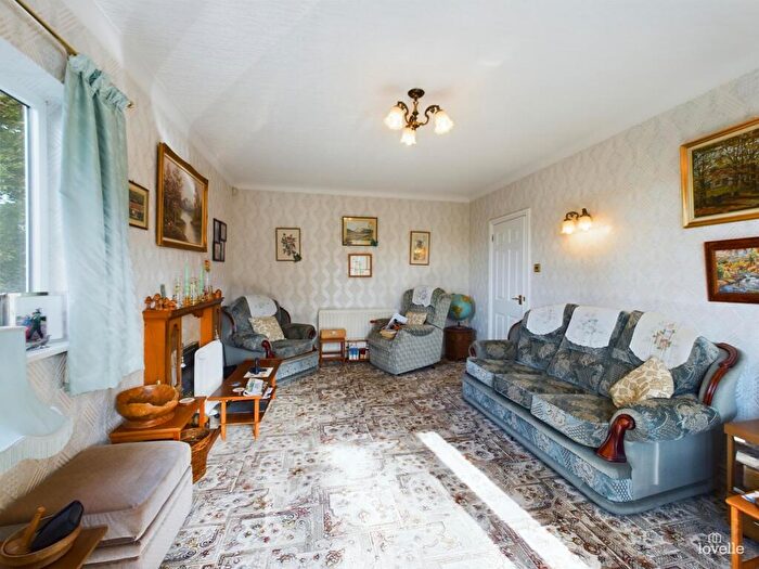 2 Bedroom Detached Bungalow For Sale In Carr Lane, Bonby, DN20