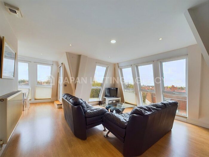 2 Bedroom Flat To Rent In Uxbridge Road, London, W5