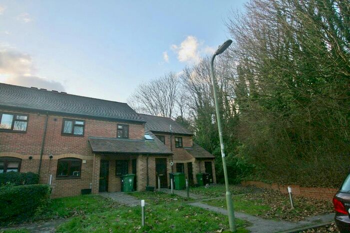 1 Bedroom Maisonette To Rent In Park Gardens, Black Dam, Basingstoke, RG21