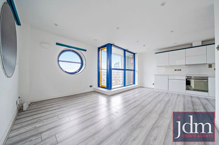 2 Bedroom Flat To Rent In Baltic Quay, Sweden Gate, Surrey Quays, London, SE16