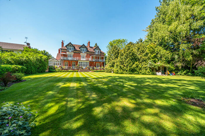 2 Bedroom Flat For Sale In Court Road, Maidenhead, SL6