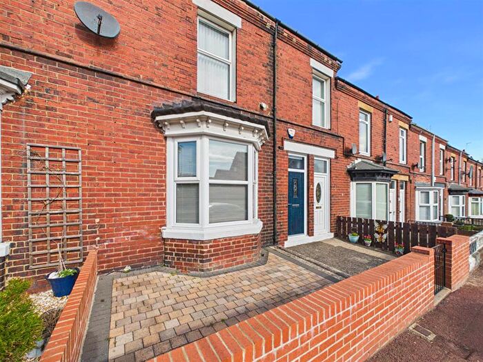 2 Bedroom Flat For Sale In Croxdale Terrace, Pelaw, Gateshead, NE10