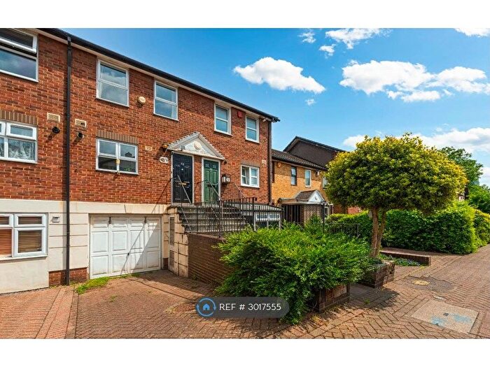 2 Bedroom Terraced House To Rent In Damask Crescent, London, E16