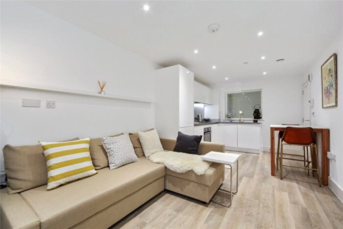 1 Bedroom Flat To Rent In Hyde Lane, London, SW11