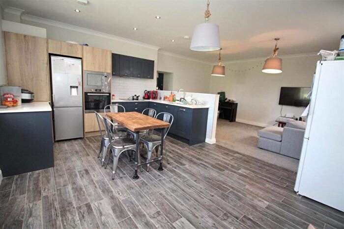 6 Bedroom Apartment To Rent In Picton Manor, City Centre, Newcastle Upon Tyne, NE1