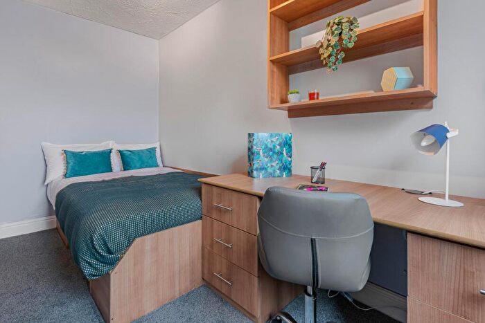 4 Bedroom House To Rent In Kelso Gardens, Leeds, LS2