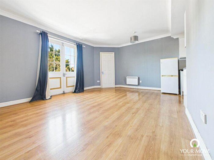 2 Bedroom Flat To Rent In Ramsgate Road, Broadstairs, Kent, CT10