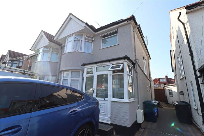 2 Bedroom Apartment To Rent In Hillfield Avenue, London, NW9