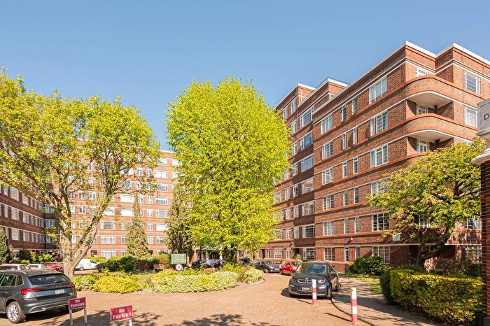 1 Bedroom Flat To Rent In Du Cane Court, Balham, London, SW17