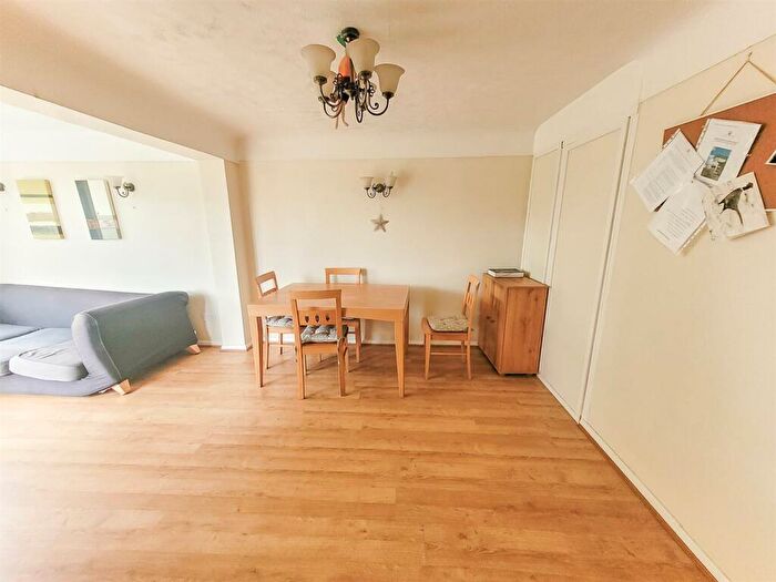 4 Bedroom Semi-Detached House To Rent In Lees Lane, Little Neston, Neston, CH64