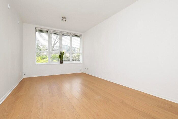 1 Bedroom Flat To Rent In Reachview Close, London, NW1