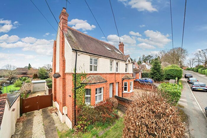 3 Bedroom Semi Detached House For Sale In Sedgewell Road, Sonning Common, Reading, Oxfordshire, RG4