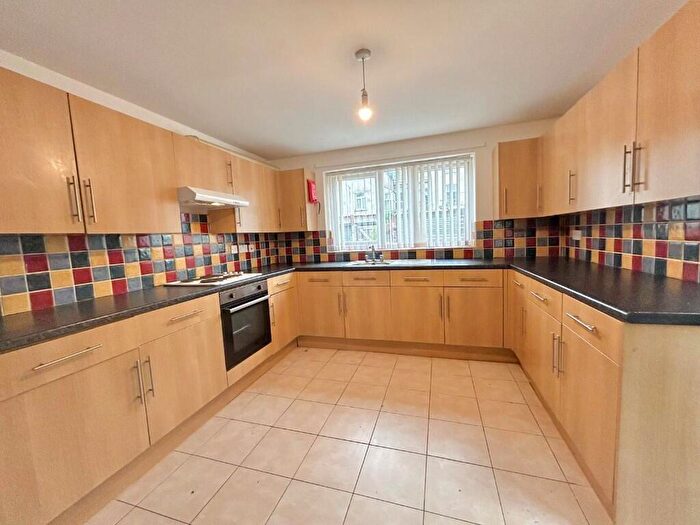 10 Bedroom House To Rent In Llanbleddian Gardens, Cardiff(City), CF24
