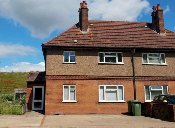 4 Bedroom Semi-Detached House To Rent In New Road, Shepperton, TW17