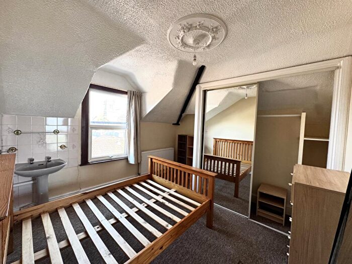 1 Bedroom Flat To Rent In Manor Road, Bishopston, Bristol, BS7