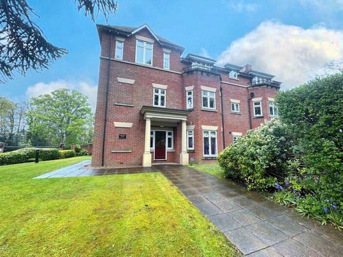 2 Bedroom Flat For Sale In Thornhill Court, Thornhill Road, Streetly, Sutton Coldfield, B74