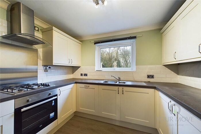 2 Bedroom Flat To Rent In Knaphill Crescent, Briar Hill, Northampton, NN4