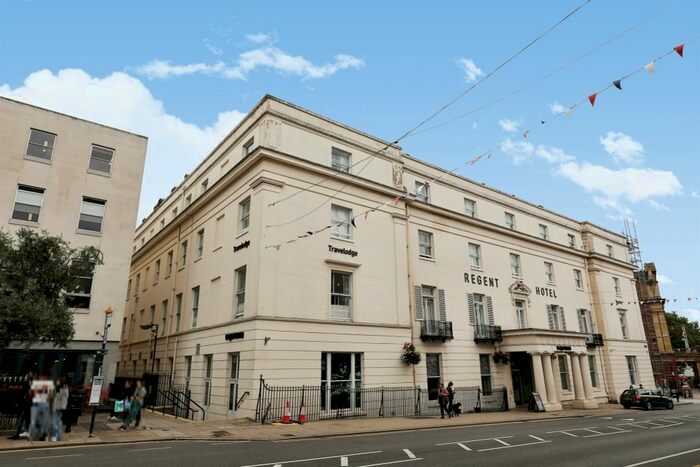 2 Bedroom Flat For Sale In Parade, Leamington Spa, CV32