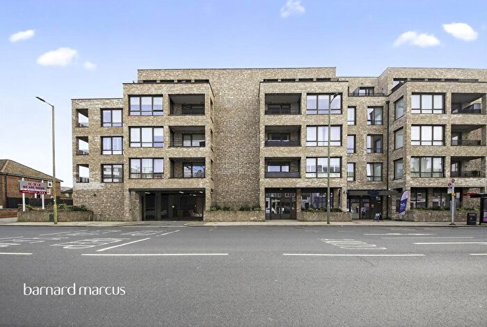 2 Bedroom Flat For Sale In Oakleigh Road North, London, N20