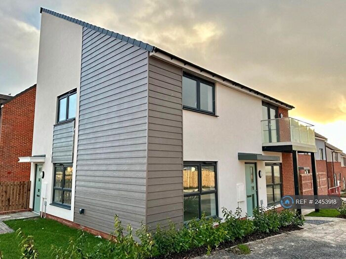 2 Bedroom Flat To Rent In Scotswood, Newcastle Upon Tyne, NE15