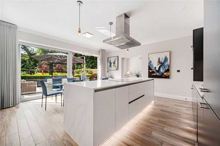 5 Bedroom Semi-Detached House To Rent In Courtside Close, Cheadle, Greater Manchester, SK8