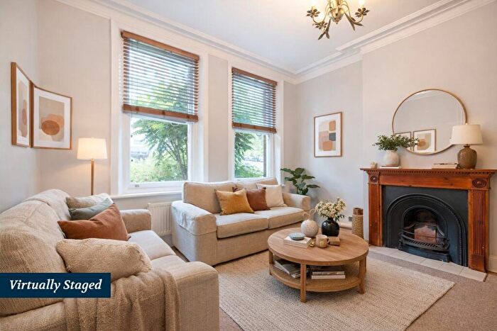 3 Bedroom Flat For Sale In West End Lane, West Hampstead, NW6