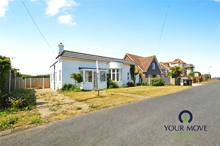 3 Bedroom Bungalow For Sale In Fitzroy Avenue, Broadstairs, Kent, CT10