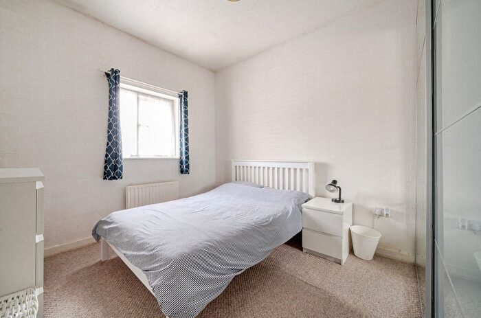 2 Bedroom Semi-Detached House For Sale In Grantham Road, London, E12