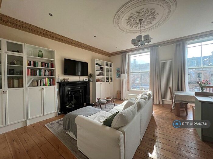 2 Bedroom Flat To Rent In Market Place, Barnard Castle, DL12