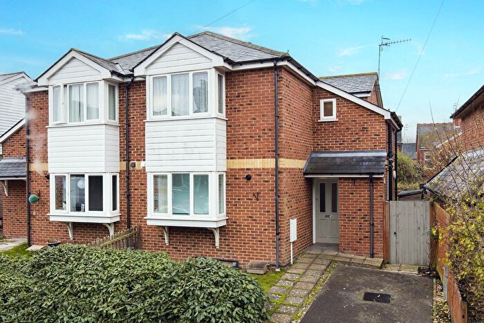 3 Bedroom Semi-Detached House For Sale In Meadow Road, Rusthall, Tunbridge Wells, TN4