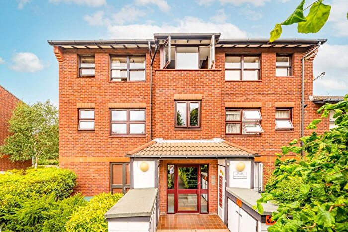 1 Bedroom Flat For Sale In Holley Road, Acton, W3