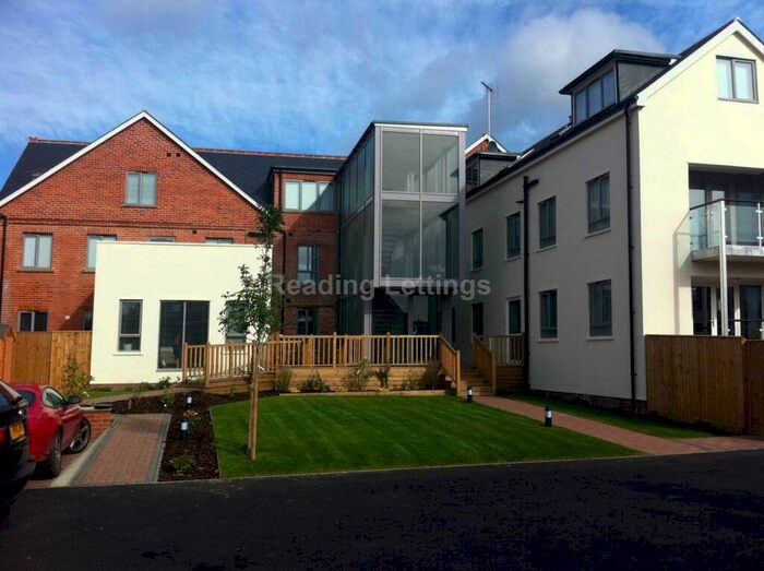 3 Bedroom Apartment To Rent In South View Avenue, Caversham, RG4