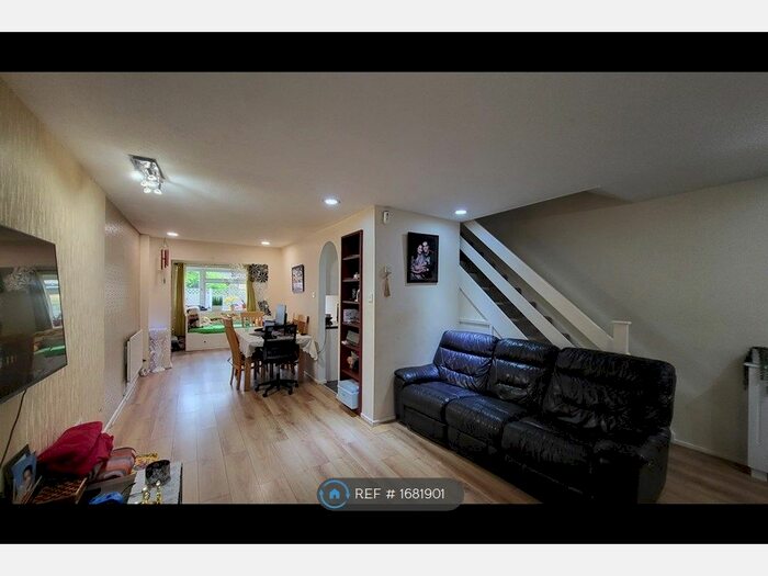 3 Bedroom End Of Terrace House To Rent In Poplar Way, Ilford, IG6