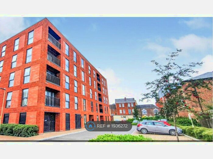 2 Bedroom Flat To Rent In Friars Orchard, Gloucester, GL1