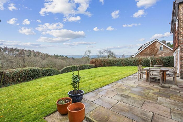 4 Bedroom Detached House For Sale In Midhurst Road, Haslemere, GU27