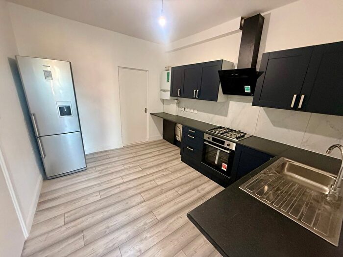 2 Bedroom Flat To Rent In Vicarage Lane, Stratford, E15