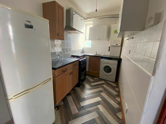 2 Bedroom Flat To Rent In Western Road, Southall UB2