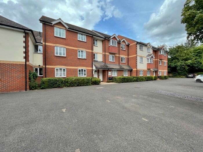 2 Bedroom Flat To Rent In Thames View, Abingdon, OX14