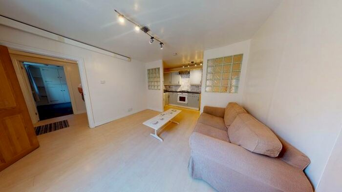 1 Bedroom Flat To Rent In Edinburgh Road, Armley, Leeds, LS12