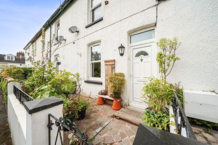 2 Bedroom Property For Sale In Lilac Terrace, Tiverton, EX16