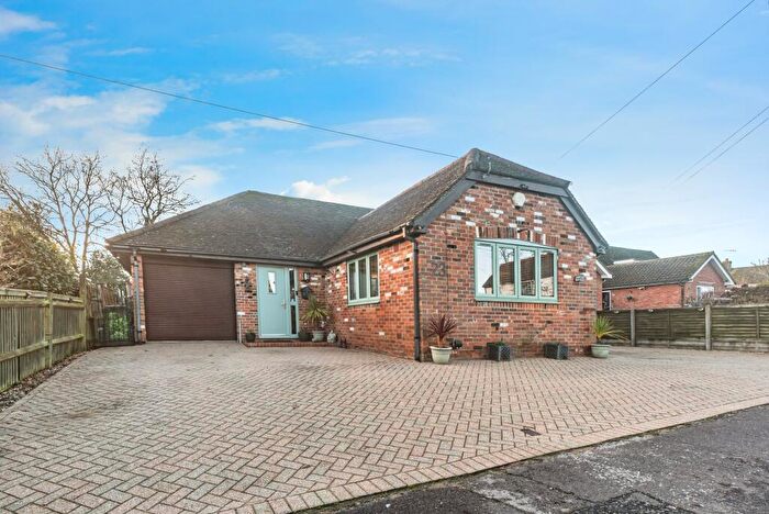 4 Bedroom Detached Bungalow For Sale In Newtown, Tadley, RG26